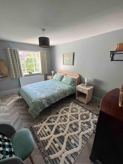 פורטסמות' Spacious Semi-Detached Southsea House, Free Parking On Drive מראה חיצוני תמונה