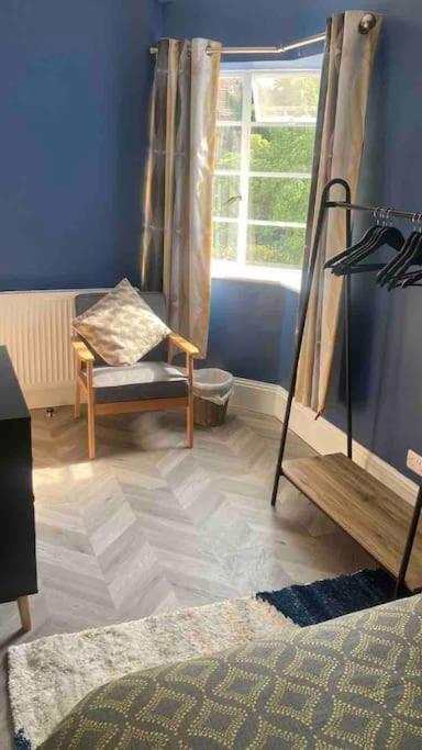 פורטסמות' Spacious Semi-Detached Southsea House, Free Parking On Drive מראה חיצוני תמונה