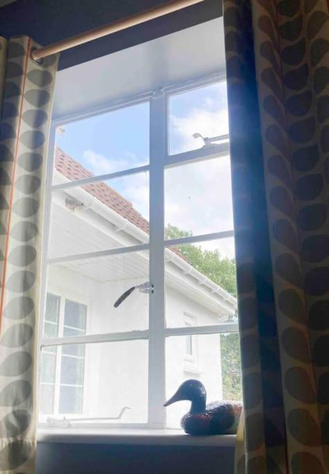 פורטסמות' Spacious Semi-Detached Southsea House, Free Parking On Drive מראה חיצוני תמונה