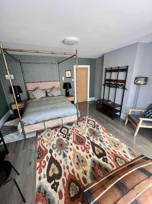 פורטסמות' Spacious Semi-Detached Southsea House, Free Parking On Drive מראה חיצוני תמונה