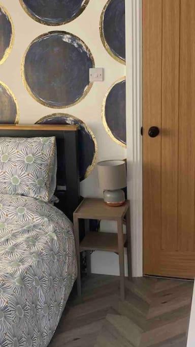 פורטסמות' Spacious Semi-Detached Southsea House, Free Parking On Drive מראה חיצוני תמונה
